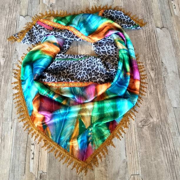 Ibiza sjaal met veren print en panter print Online Shop